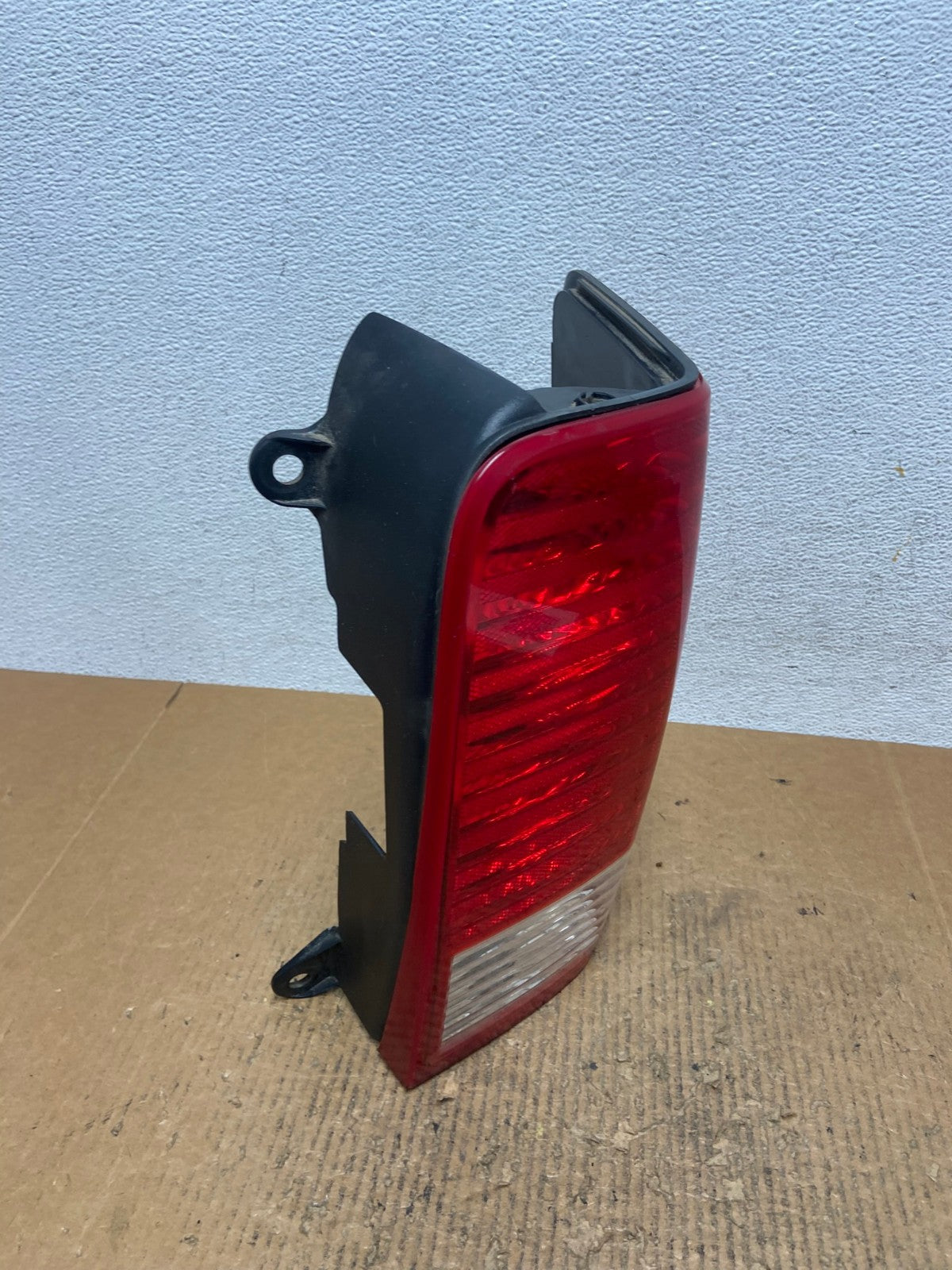 2007 2008 2009 Chrysler Aspen Tail Light Right Passenger Rh Side AE2635 LK2