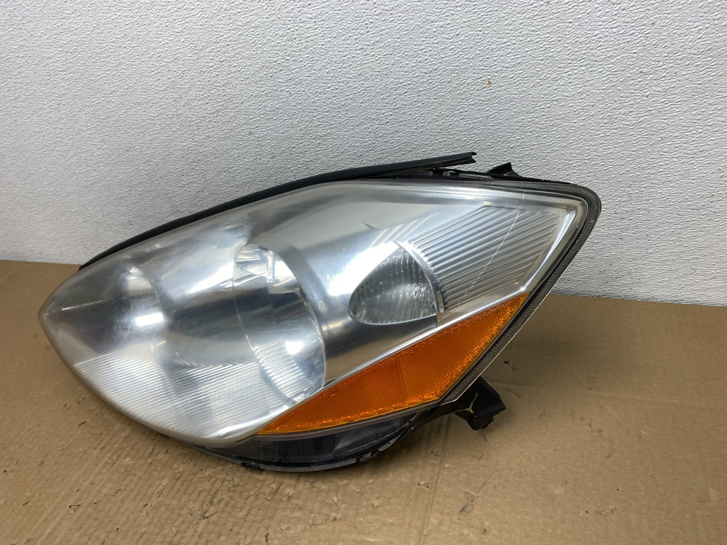 2006 to 2010 Toyota Sienna Left Driver Lh Side Headlight Halogen TYC AC3864 DW1