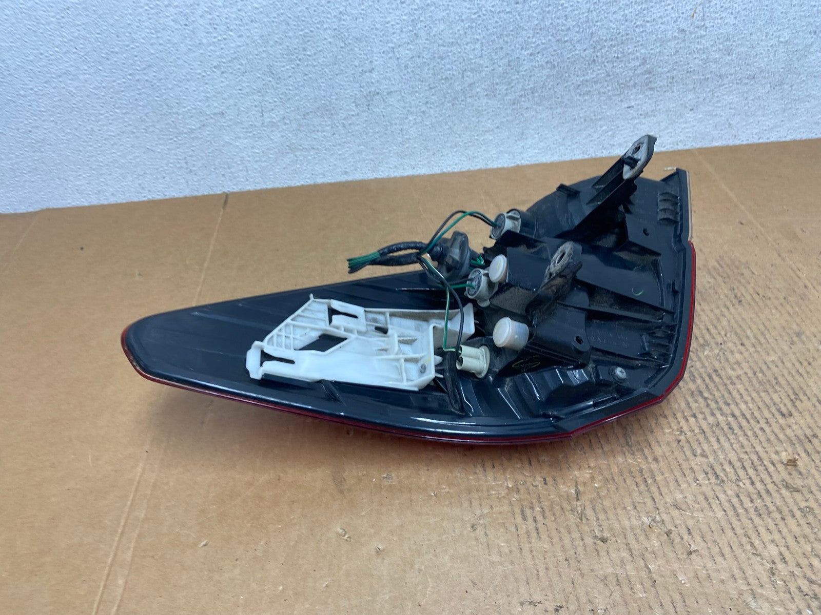 2010-2014 Subaru Outback Wagon Left Driver Lh Side Tail Light AE1189 LK4