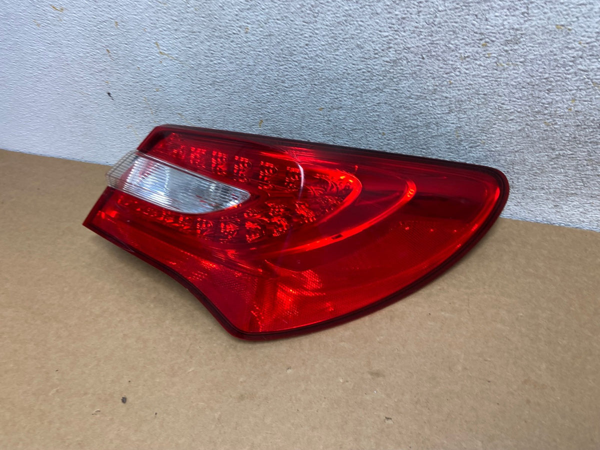 2011-2014 Chrysler 200 Sedan Right Passenger Side RH Tail Light AI2590 LK1