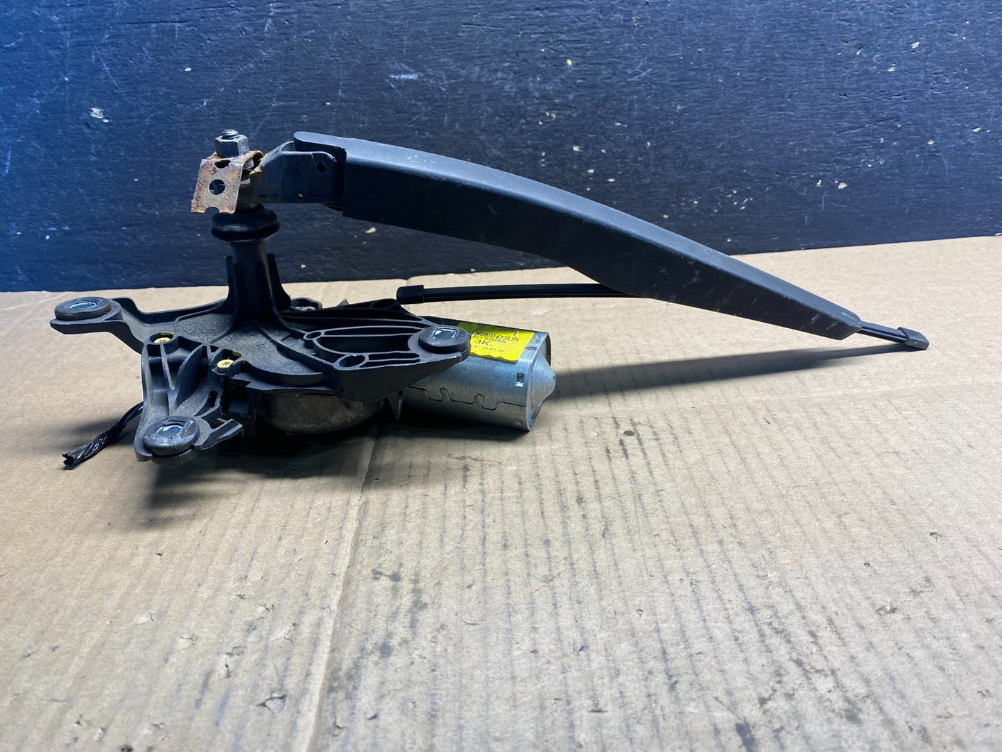 2013 to 2019 Ford Escape Rear Windshield Wiper Motor OEM aa7768 DG1