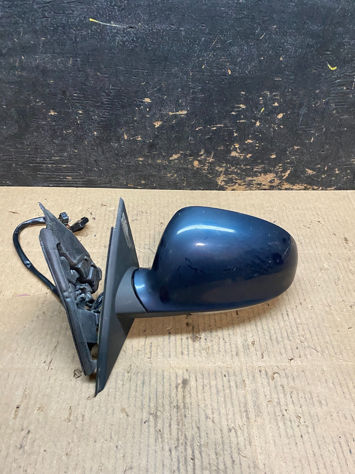 2006-2010 Volkswagen Passat Left Driver Turn Sgn View Door Mirror OEM X9651 DG0