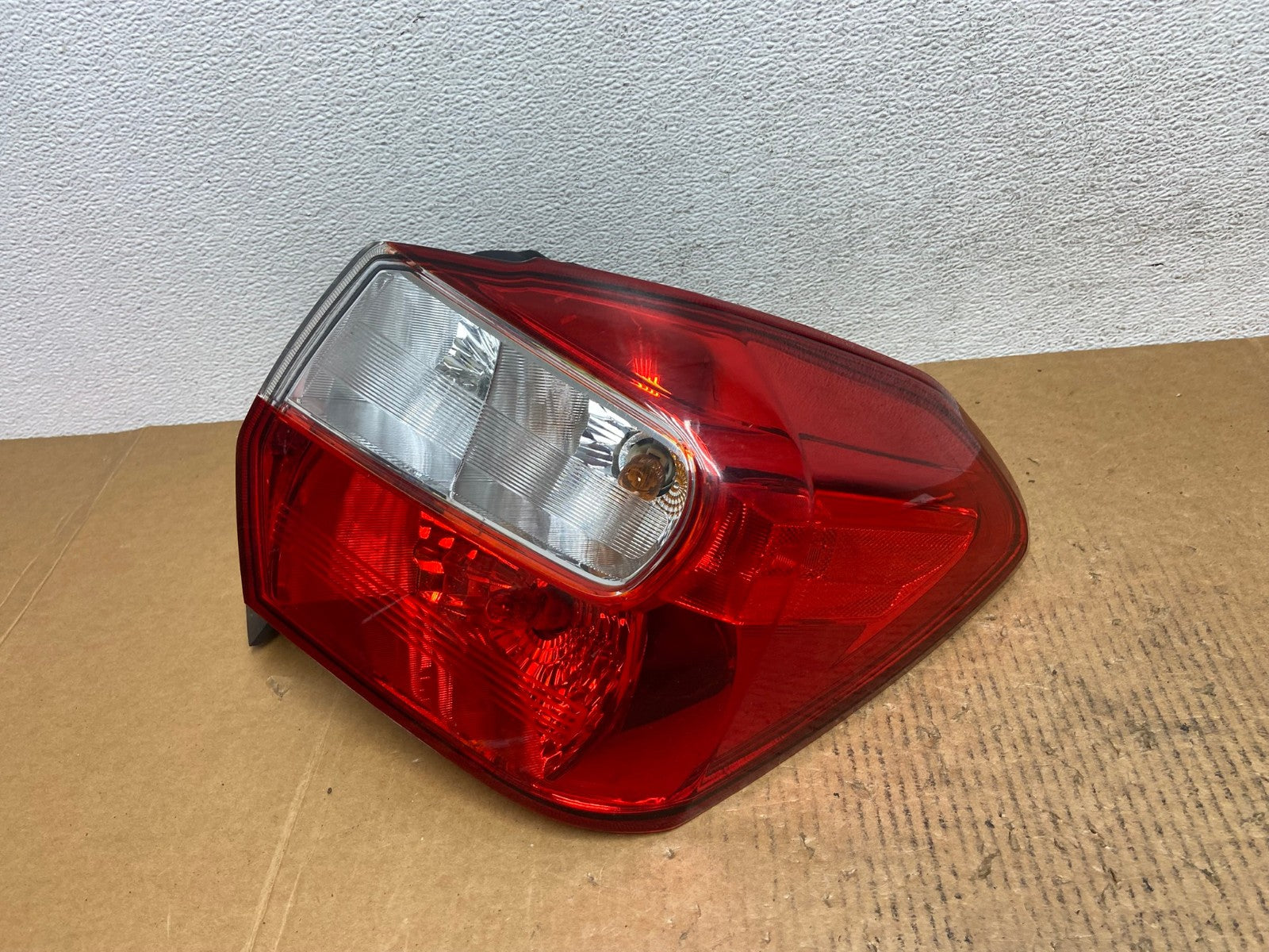 2012-2016 Subaru Impreza Crosstrek Right Passenger Tail Light AE0603 LK1