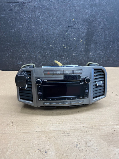 2010 to 2012 Toyota Venza Radio Stereo Receiver CD Player AH3699 DG0