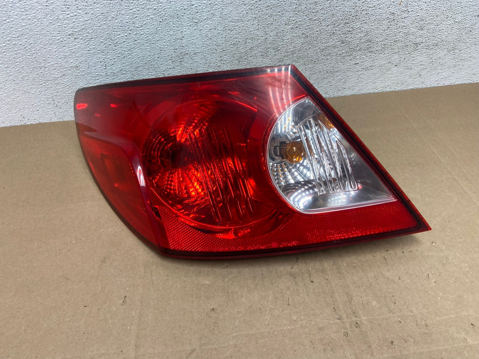 2008 Chrysler Sebring Convertible Left Driver LH Side Tail Light AE4966 LK0