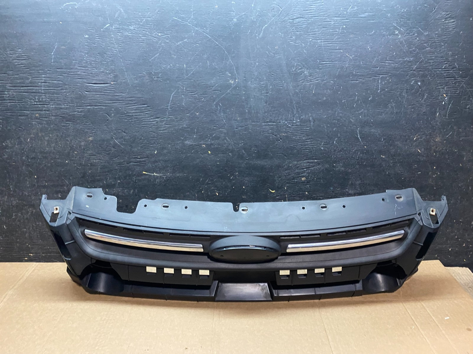 2013 to 2016 Ford Escape Front Upper Grill Grille Mount Panel Oem X9505 DG0