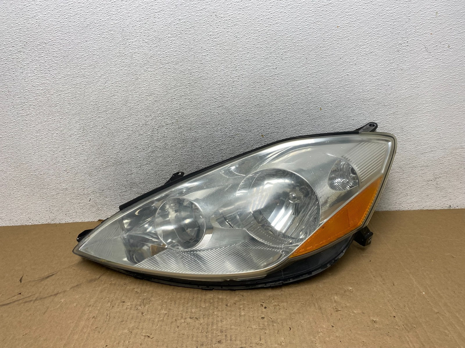 2006 to 2010 Toyota Sienna Left Driver Lh Side Headlight Halogen AG0556 DW0