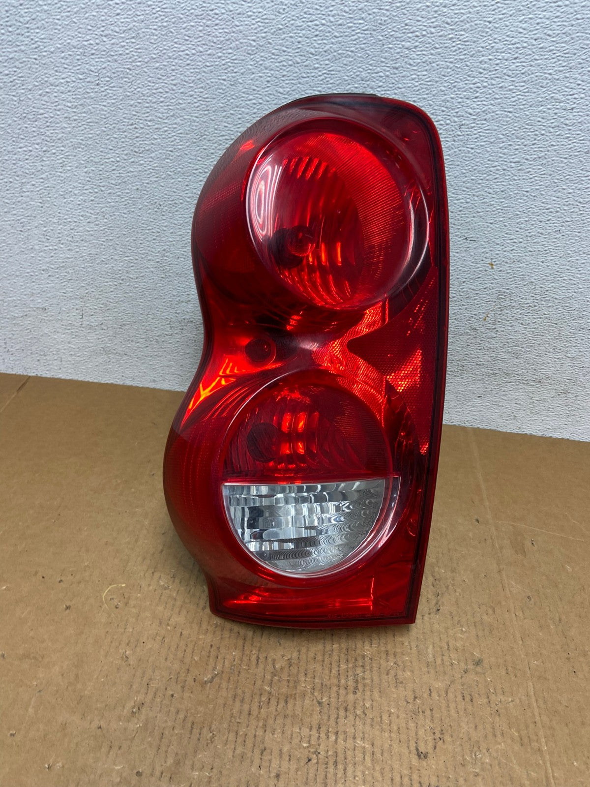 2004-2009 Dodge Durango Tail Light Left Driver Side LH AE0572 LK0