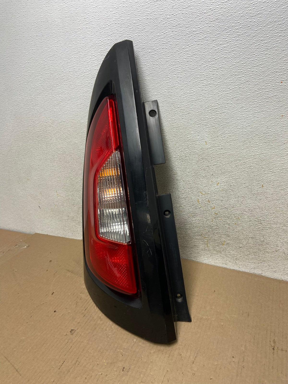 2012 to 2013 Kia Soul Left Driver LH Side Tail Light AH5808 LK1