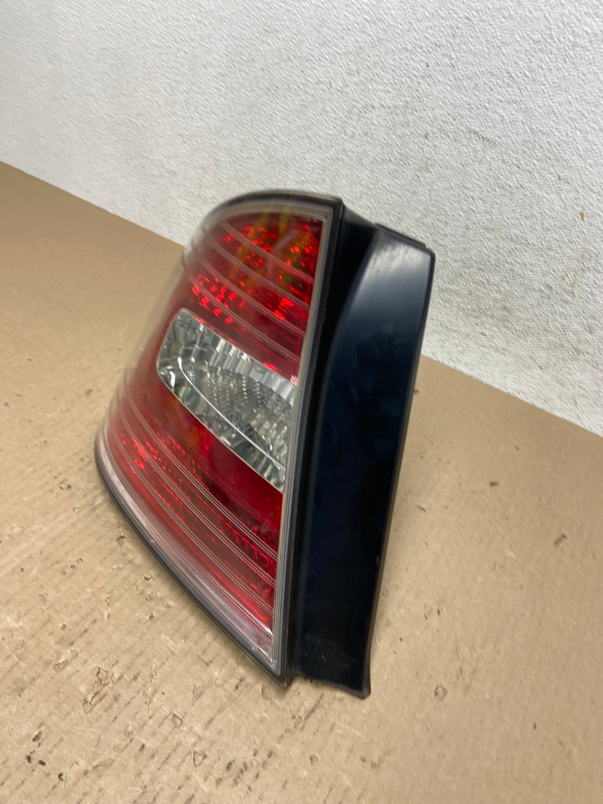 2005 to 2007 Subaru Legacy Outback Left Driver LH Tail Light AE7038 LK1
