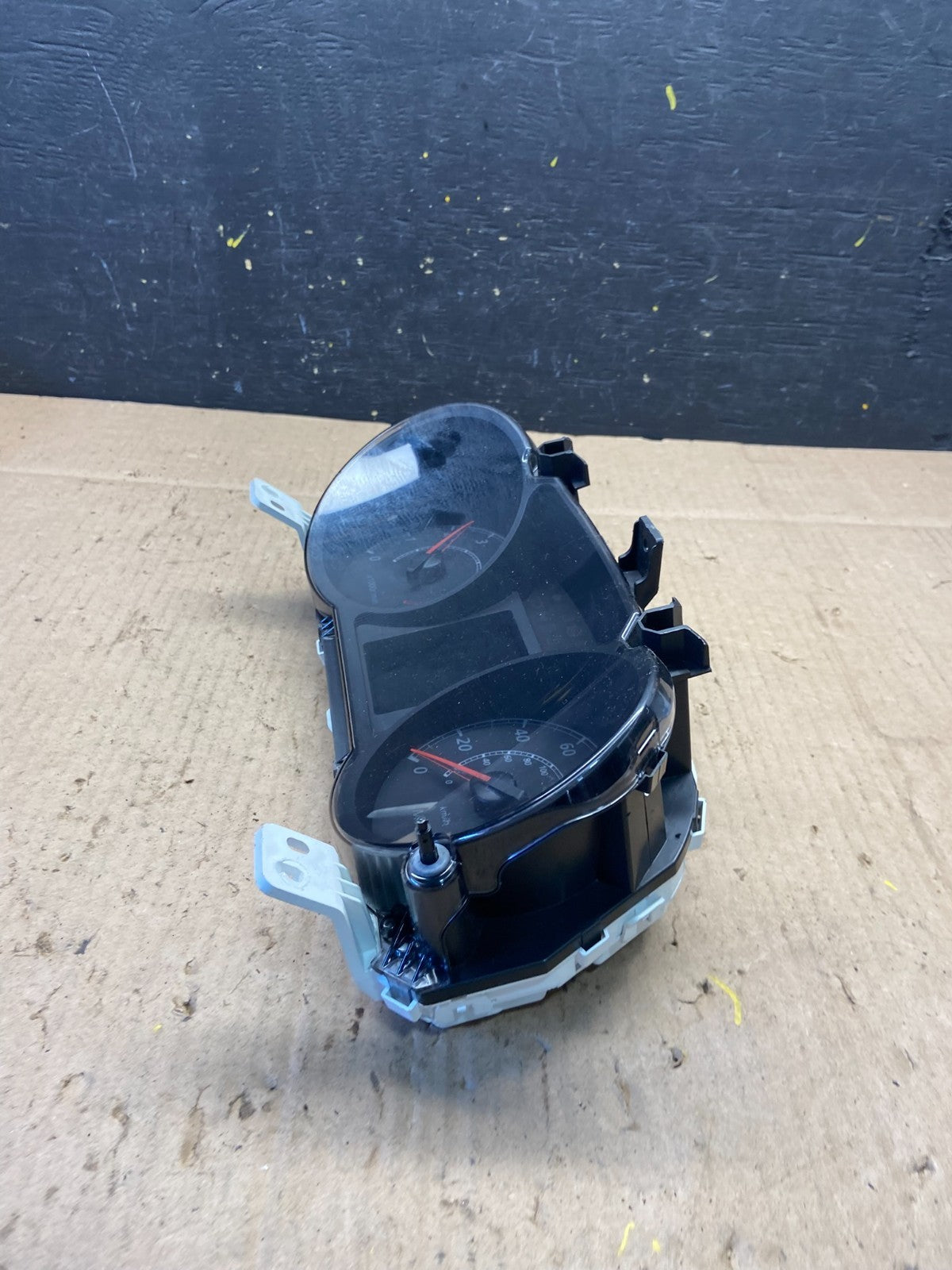 2007 2008 Mitsubishi Raider Speedometer Cluster Gauge 8100b200 Q0893 DG2