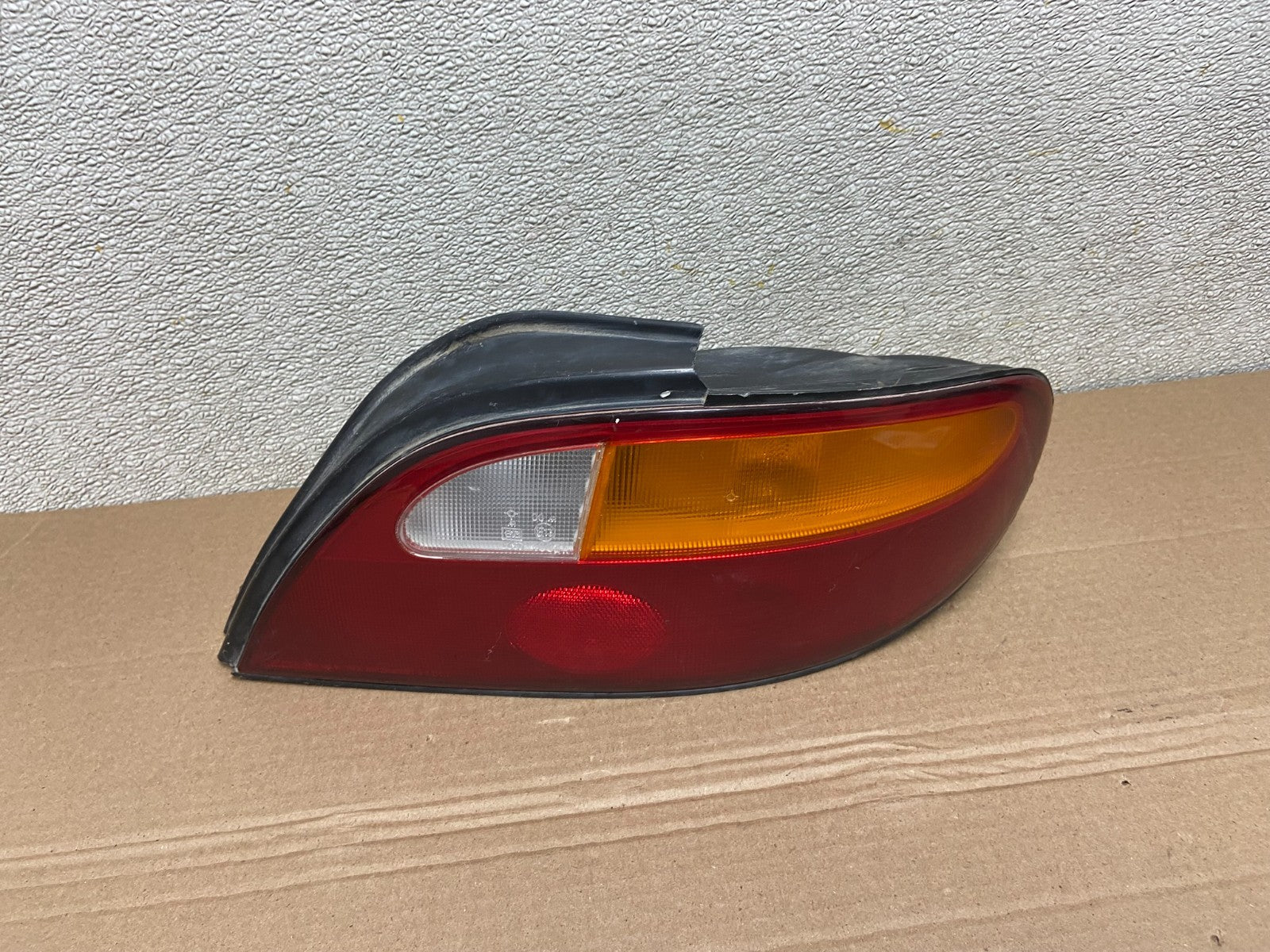 1996 1997 1998 Hyundai Elantra Sedan Right Passenger Tail Light Oem AB0968 LK0