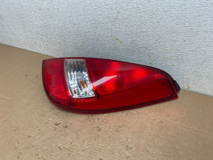 2002 to 2004 Suzuki Aerio Wagon Right Passenger RH Tail Light n7937 DG1