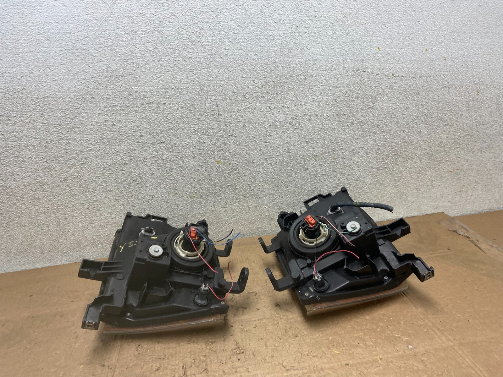 2005-2015 Nissan Xterra Left+Right Side Set Headlights OEM Y8327 DW10