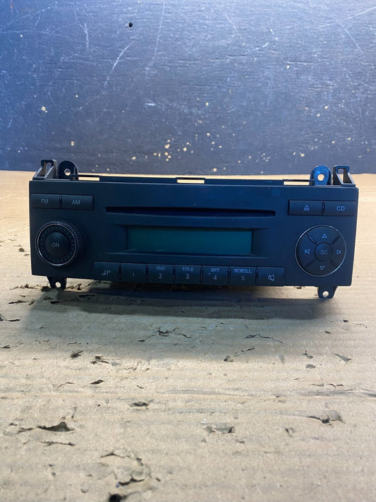 2008 to 2014 Mercedes Sprinter  AM FM Radio Single CD Disc Player AA3204 DG0