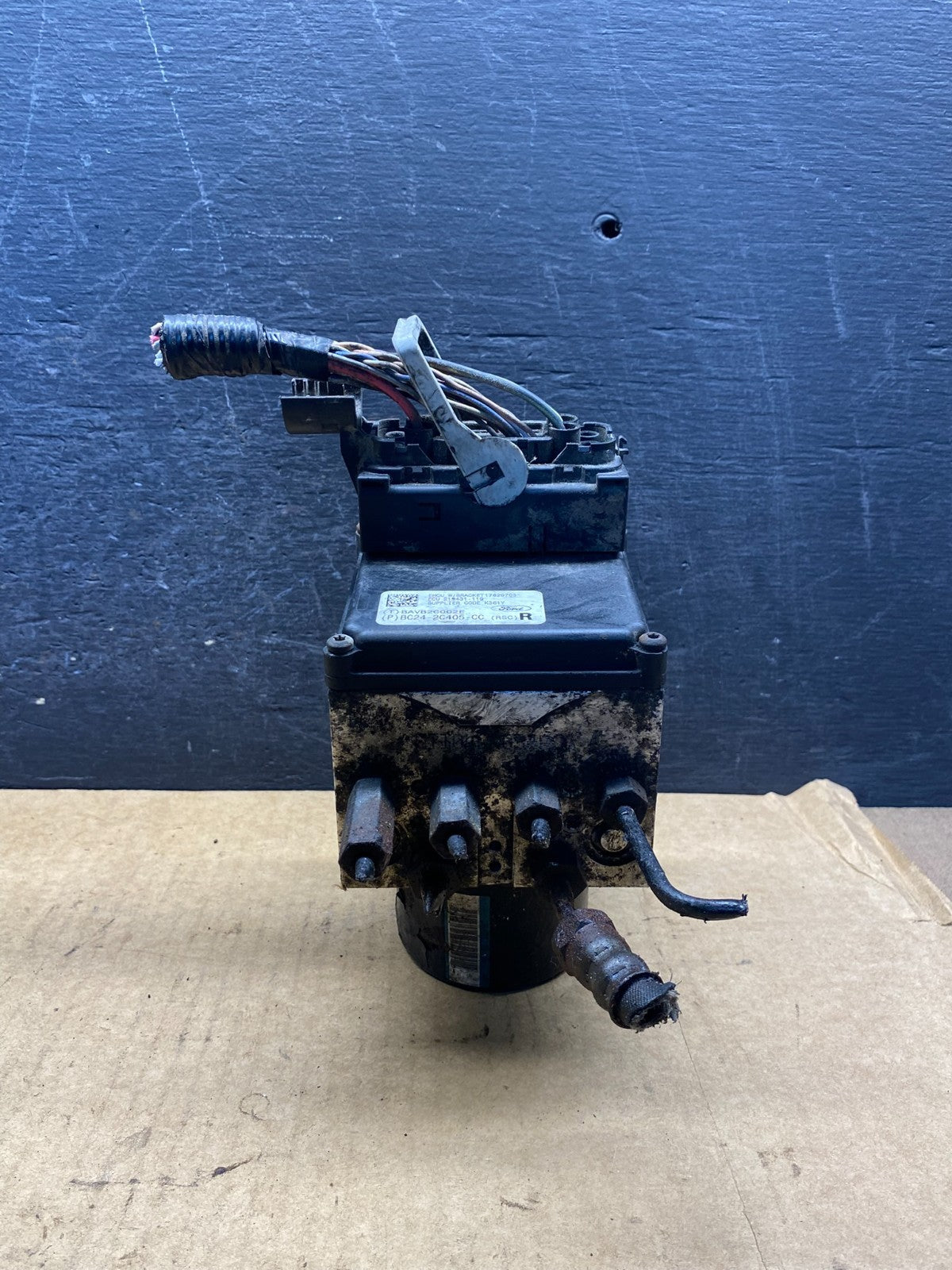 2011 - 2014 Ford E250 E350 Van ABS Anti Lock Brake Pump Module AH7218 DW1