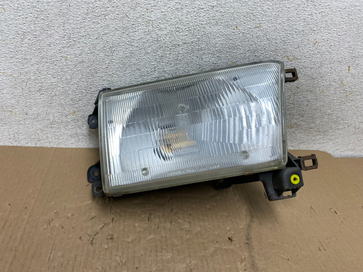 1996 to 1998 Toyota 4Runner Halogen Right Passenger RH Headlight AI1264 DW0