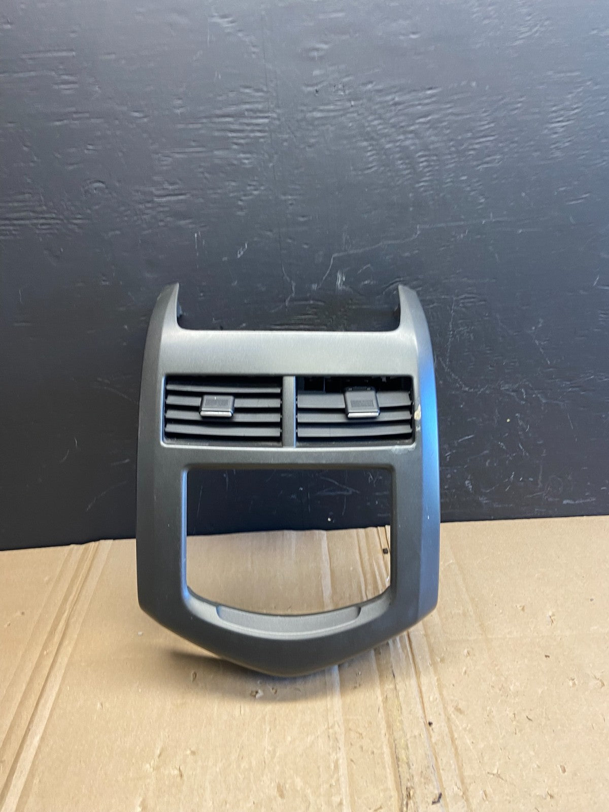 2012-2016 Chevrolet Sonic Center Dash Radio Air Vent Trim Bezel ab8852 DG0