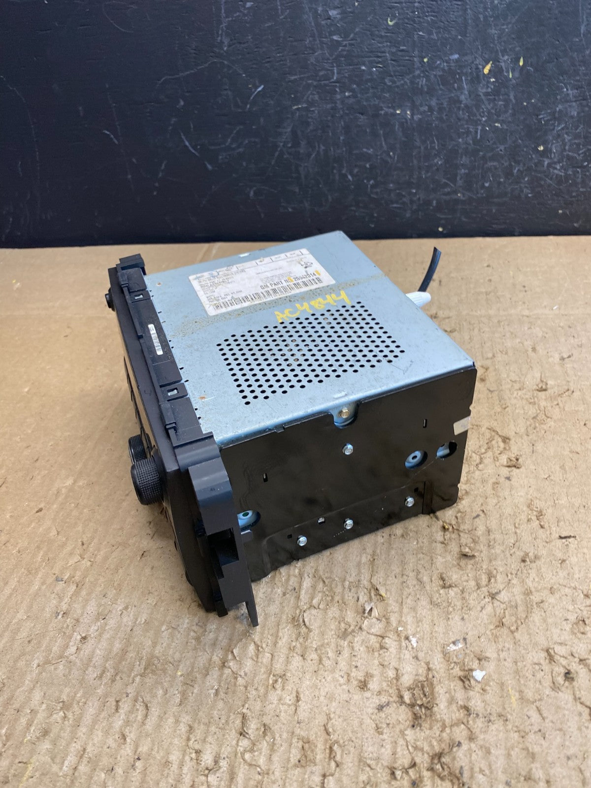 2007 to 2014 GMC Chevy Truck Yukon Silverado AM FM Radio OEM AC4844 DG2