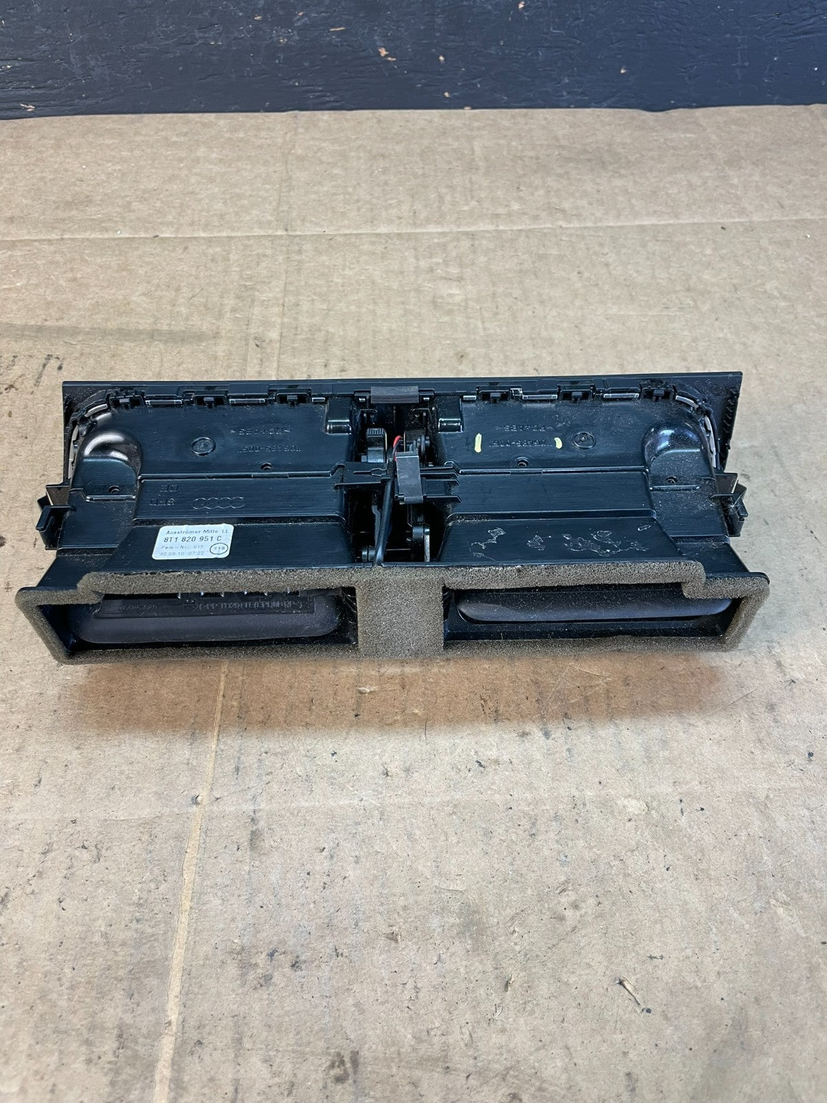 2009 to 2012 Audi A4 Center Dashboard Air Vent AC5233 DG7