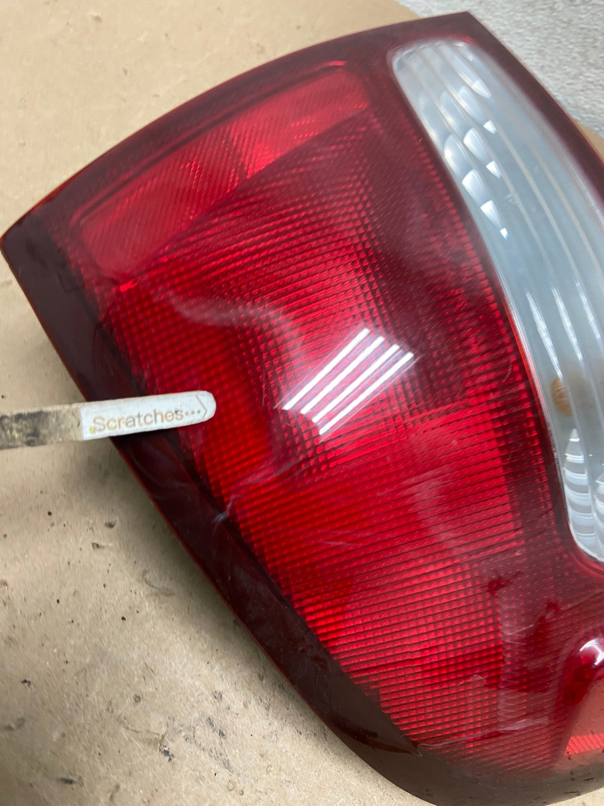 2000 2001 2002 2003 Nissan Sentra Left Driver Side Tail Light AI1063 LK3