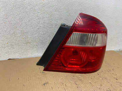 2005 2006 2007 Ford Five Hundred Right Passenger RH Tail Light AH2899 LK1