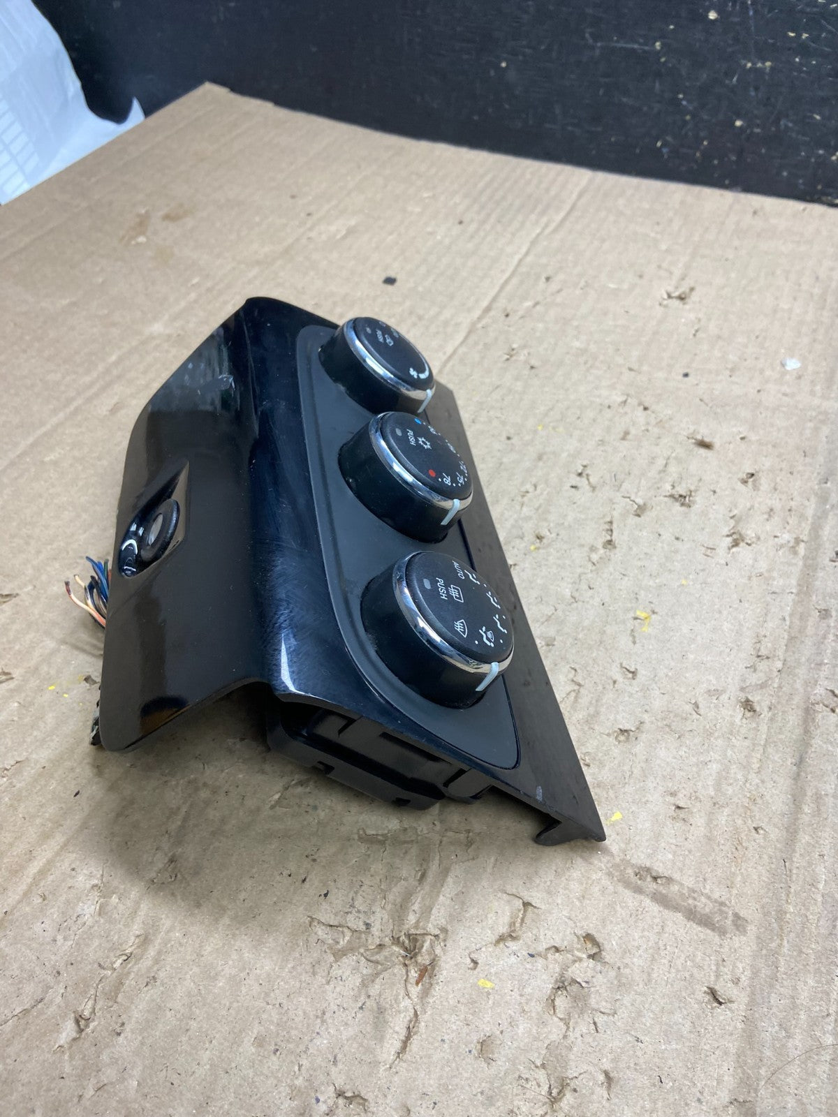 2011-2014 Chrysler 200 Heater AC Climate Switch Temperature Control X1911 DG2
