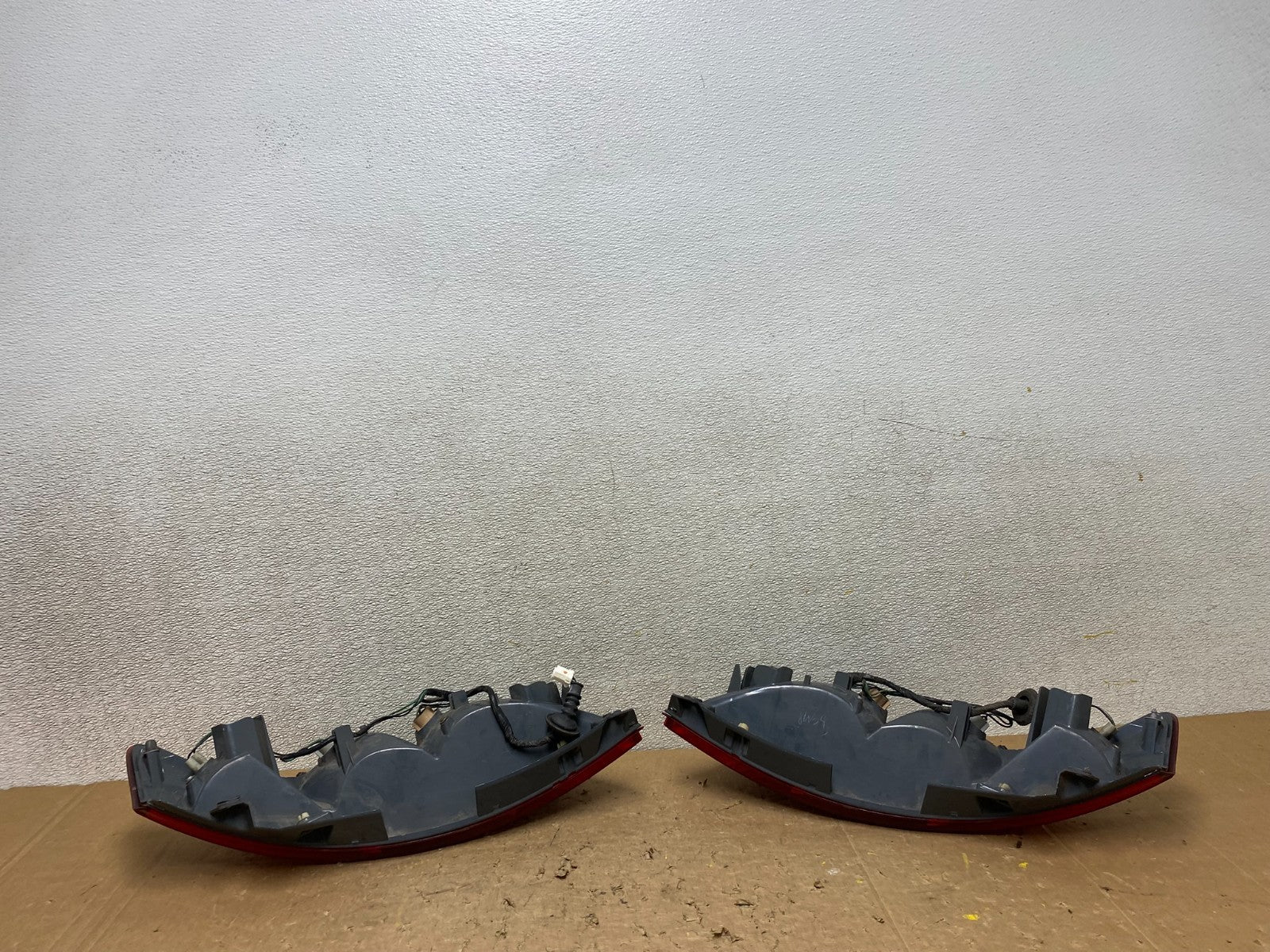 2003 2004 2005 Nissan Murano Left+Right Side Tail Lights Oem V8102 DW6
