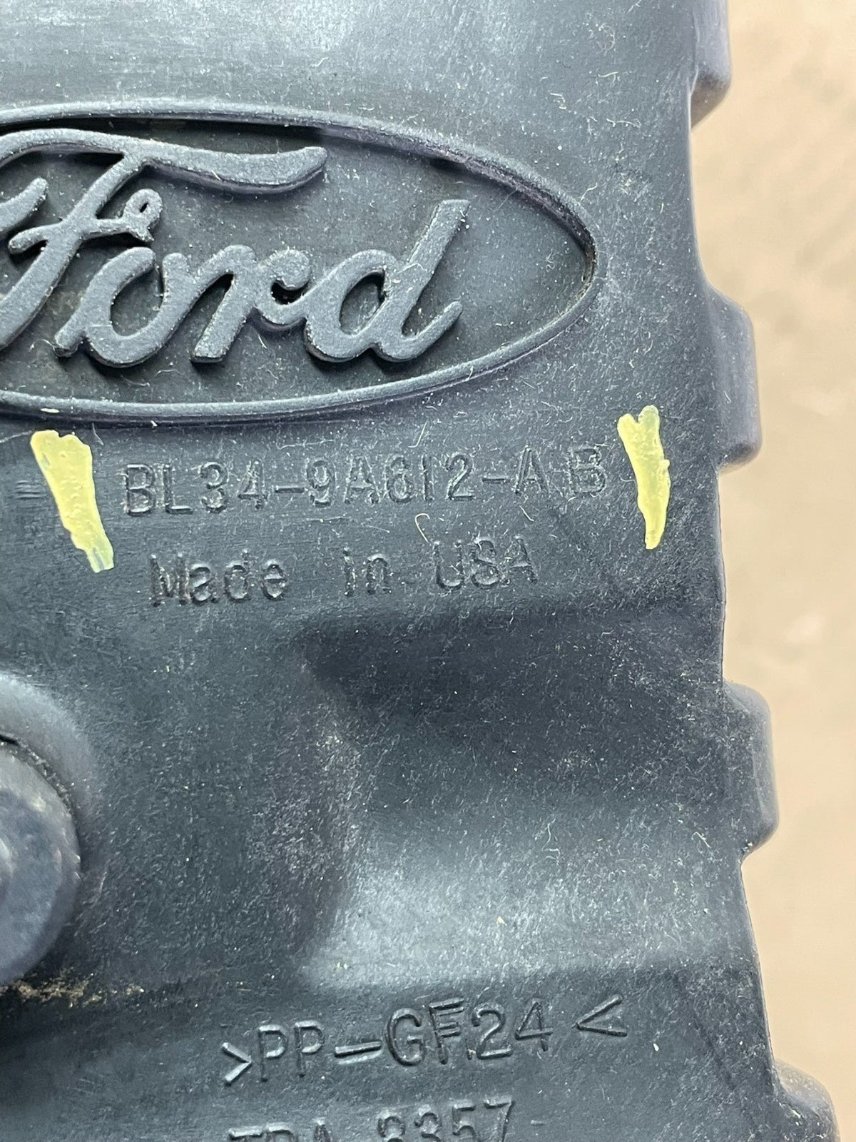 2011 to 2018 Ford Expedition Air Intake Cleaner Box Coolant Bottle ag7633 DG4