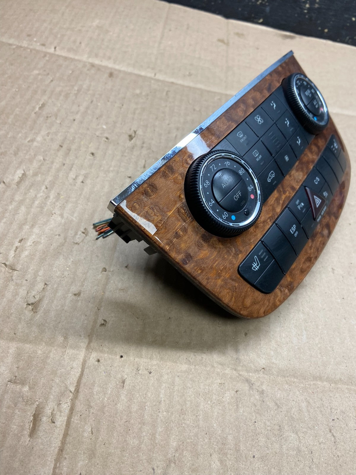 2006 to 2008 Mercedes W251 R350 AC Temp Heater Climate Control OEM Y2259 DG2
