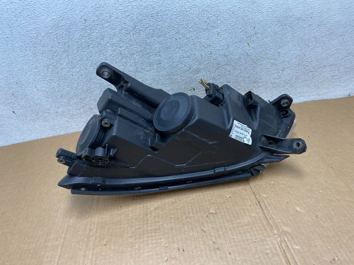 2009 to 2011 Volkswagen Tiguan Right Passenger Halogen Headlight AI3820 DW5