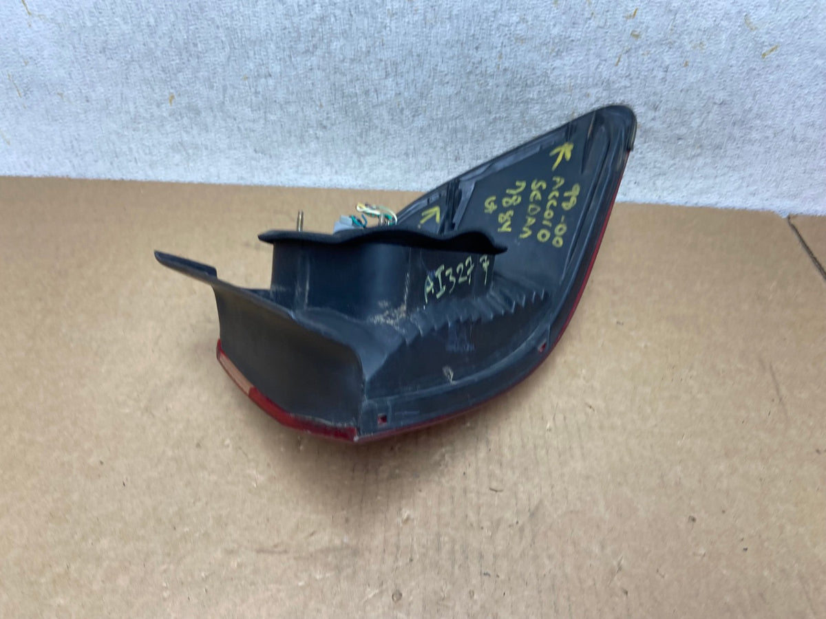 1998 to 2000 Honda Accord Sedan Tail light Left Driver LH Side AI3277 LK5
