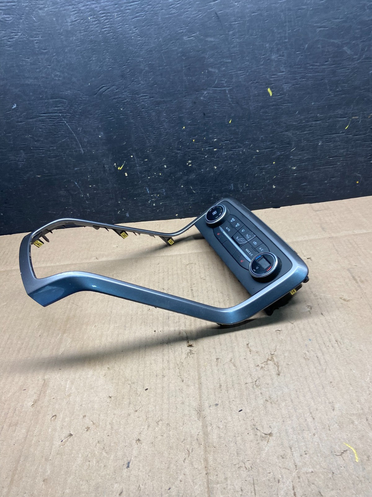 2018 to 2020 Ford EcoSport A/C AC Heater Climate Control Panel W/ Bezel p9315 DG2