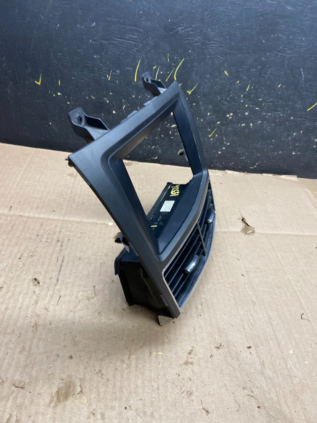 2010 - 2012 Lincoln Mkt Center Dash Gps Radio Bezel Panel Air Vent OEM Y2551 DG1