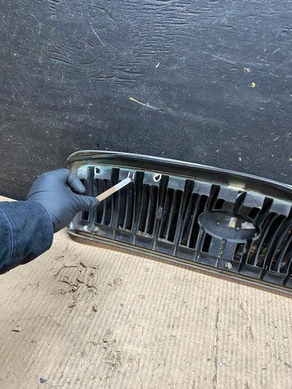 2001 to 2005 Hyundai Sonata Front Upper Grille Grill Bumper V4329 OEM GD11