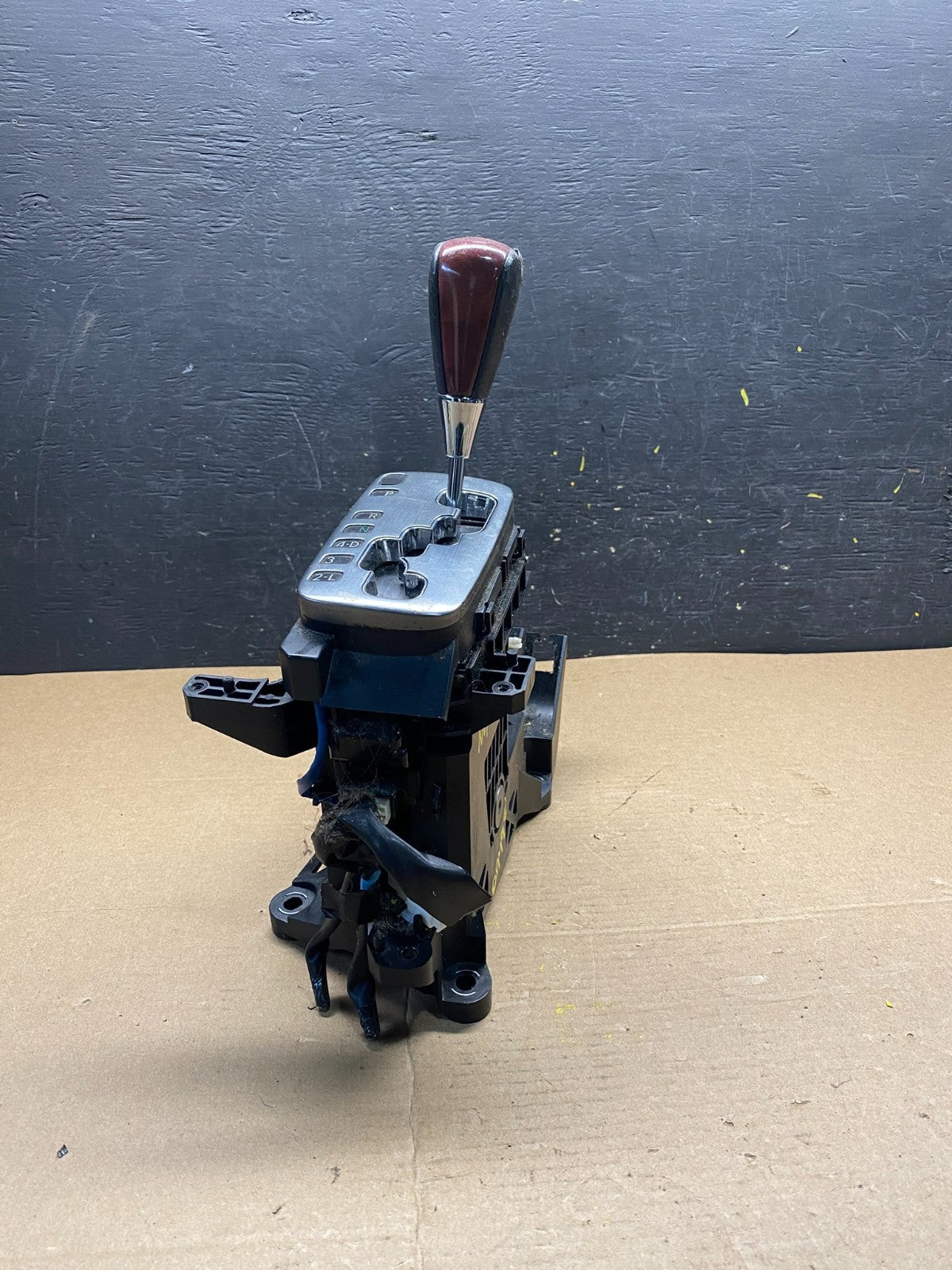 2002 to 2006 Lexus ES300 Center Console Shift Shifter OEM Q9498 DG0