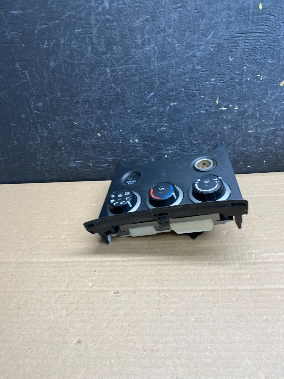 2011 to 2015 Nissan Rogue Heater Temperature AC Climate Control AG0037 DG2