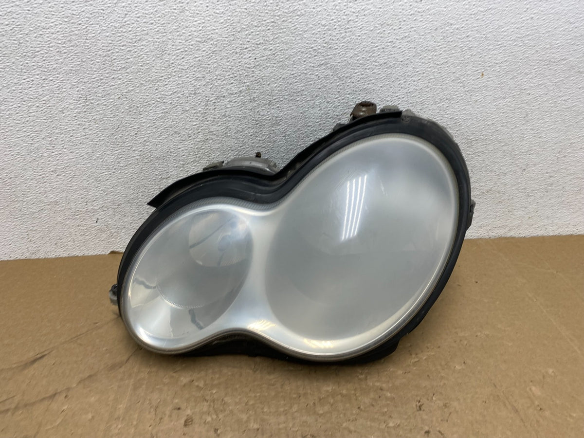 2005 to 2007 Mercedes-Benz C-Class Left Driver LH Side Headlight AG1106 DW0