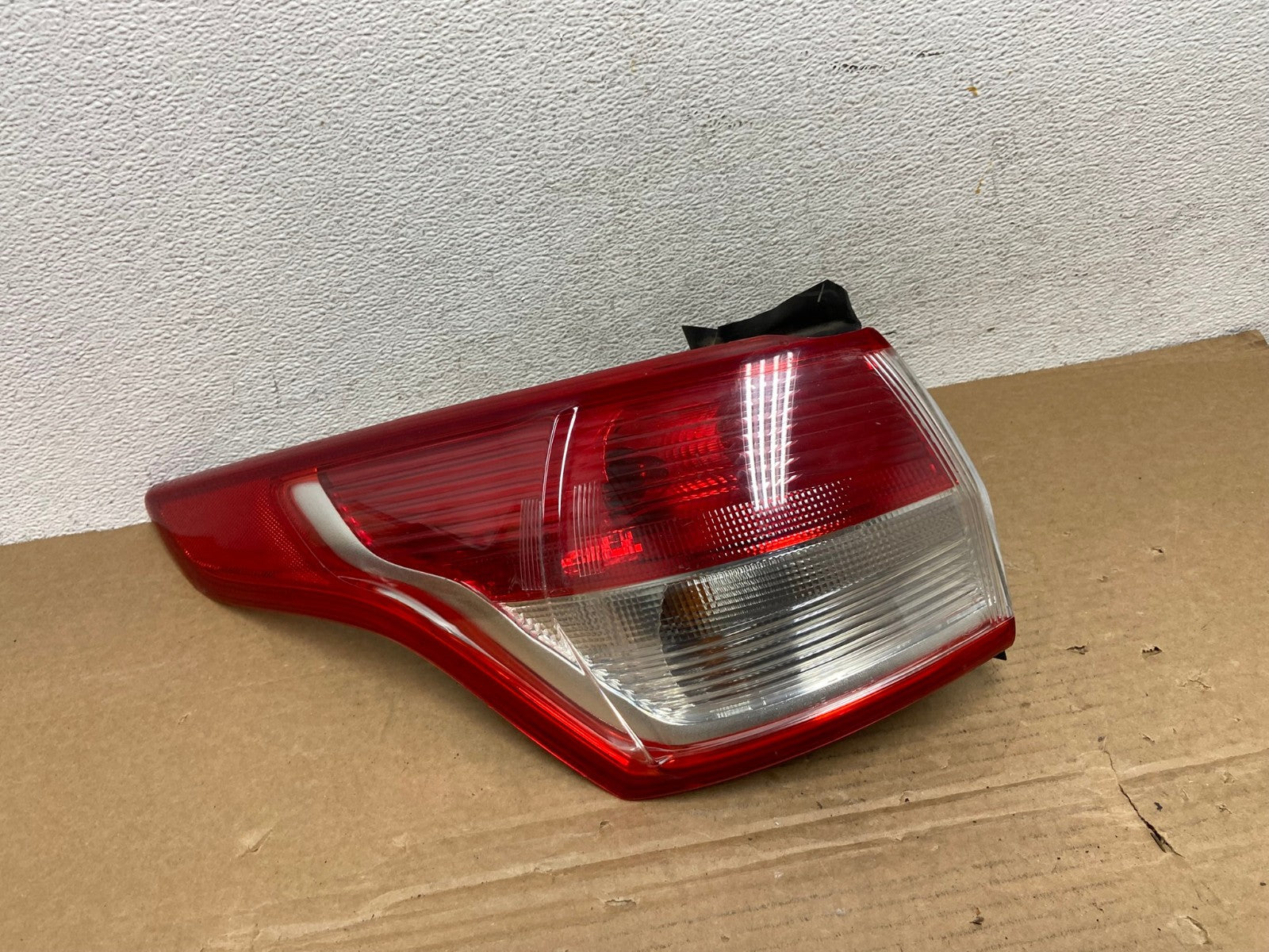 2013 to 2016 Ford Escape Left Driver LH Side Tail Light AD3839 LK0
