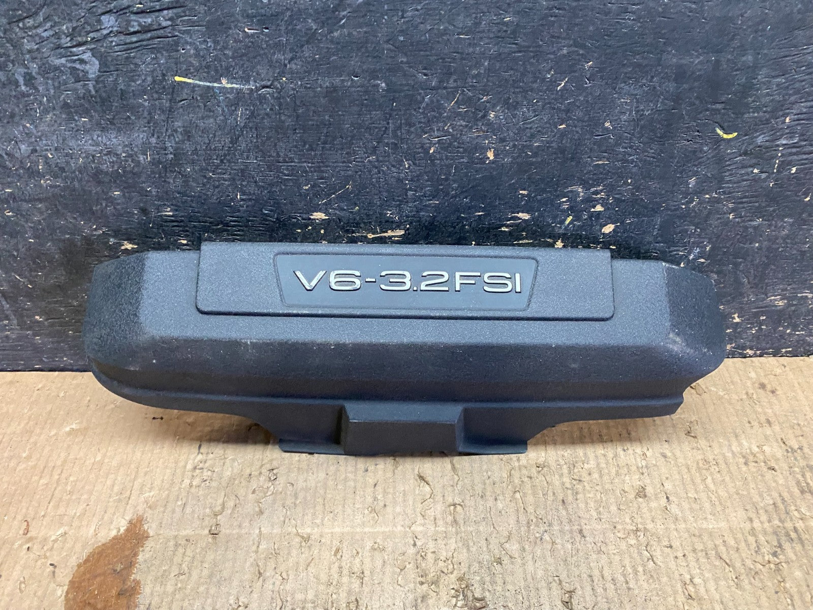 2008 to 2008 Audi  A6 3.2L Engine Motor Cover OEM Y6349 DG0