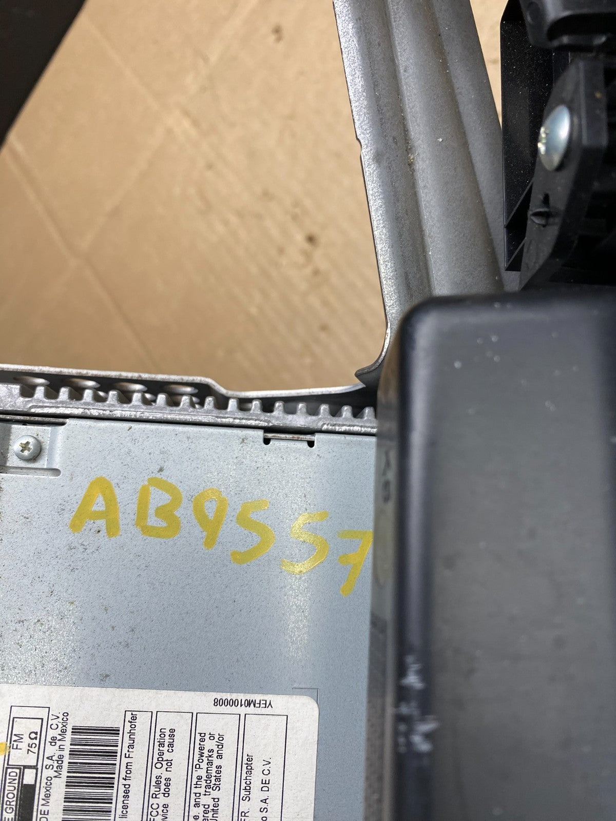 2011 to 2013 Honda Odyssey Radio AM/FM Control Panel AB9557 DG6