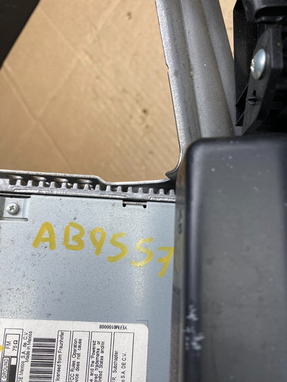 2011 to 2013 Honda Odyssey Radio AM/FM Control Panel AB9557 DG6