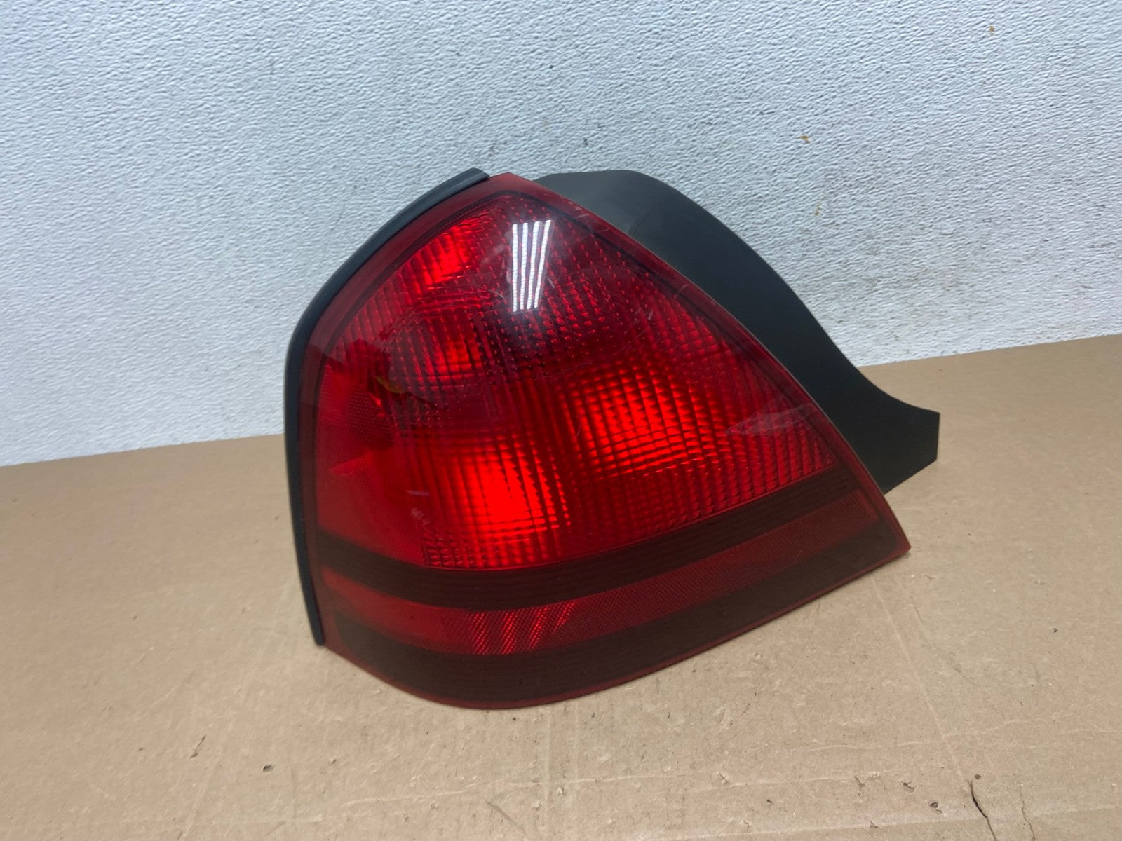 2003-2011 Mercury Grand Marquis Left Driver Lh Side Tail Light AE5038 LK0