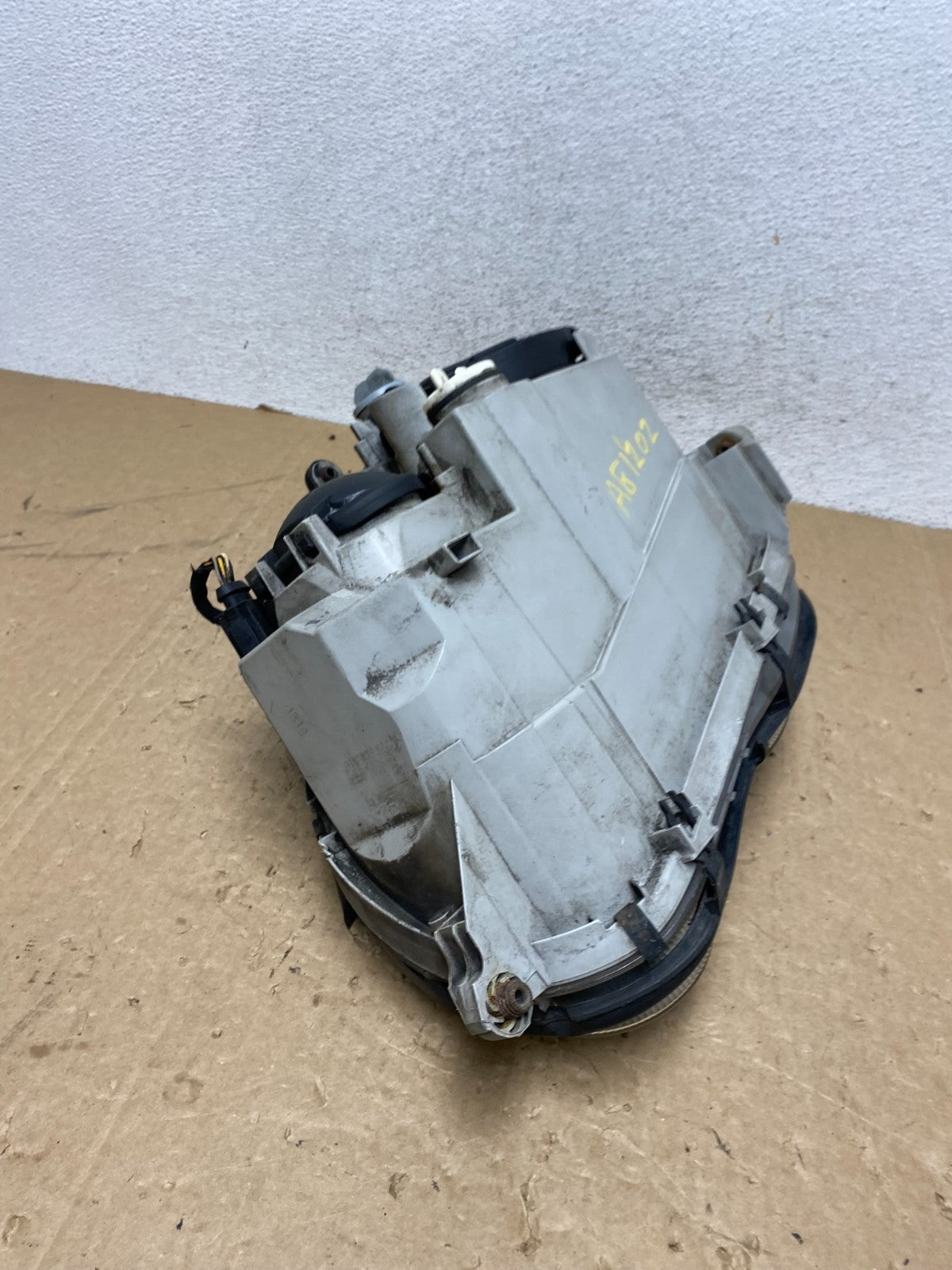 2005 to 2007 Mercedes-Benz C-Class Right Passenger Side Headlight AG1202 DW8