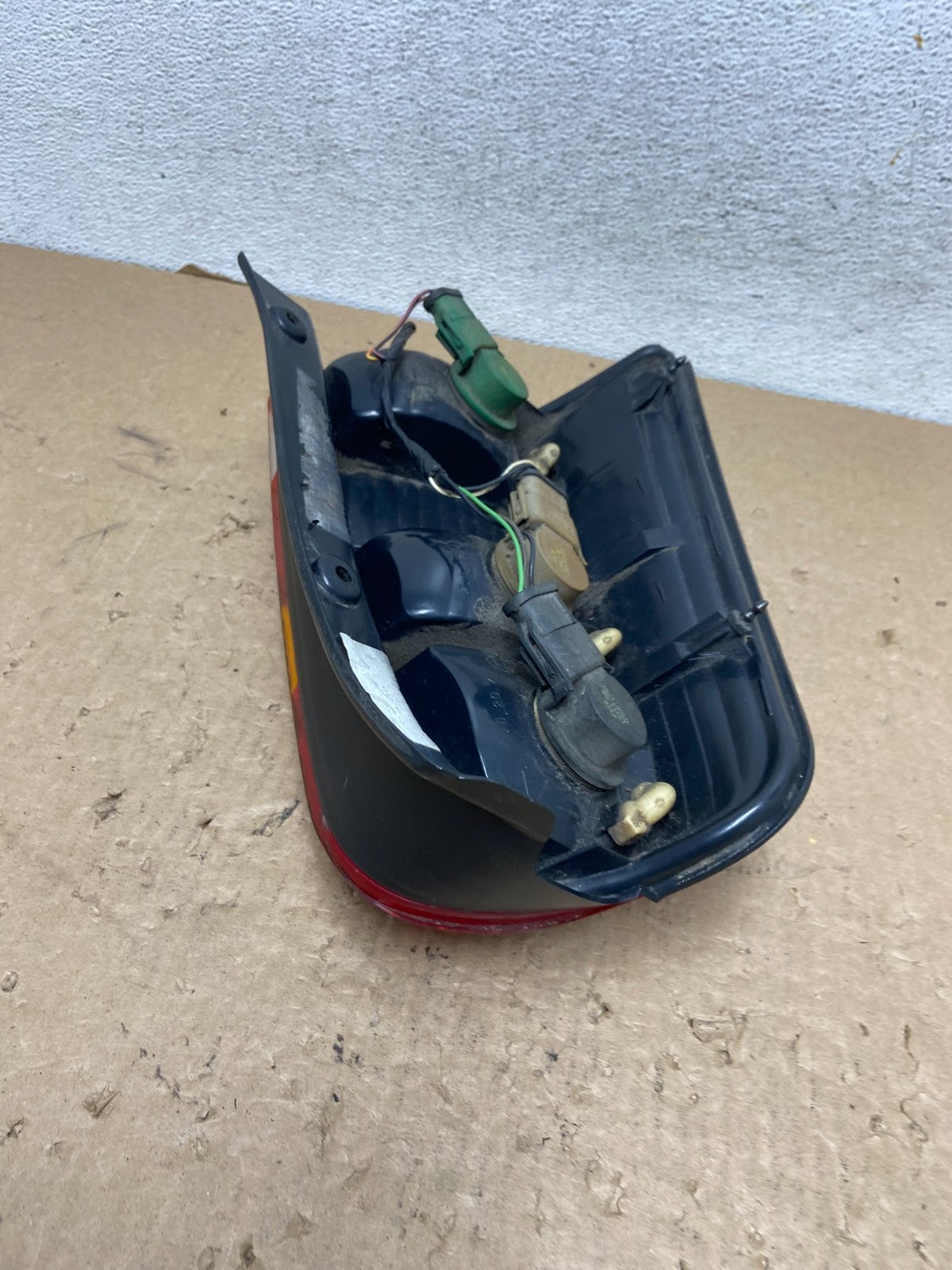 2001 to 2007 Ford Escape Right Passenger RH Side Tail Light AF8065 DW5