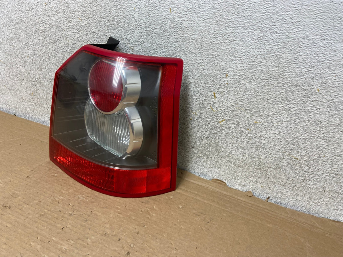 2008 to 2010 Land Rover Lr2 Right Passenger RH Side Tail Light AH8481 LK2