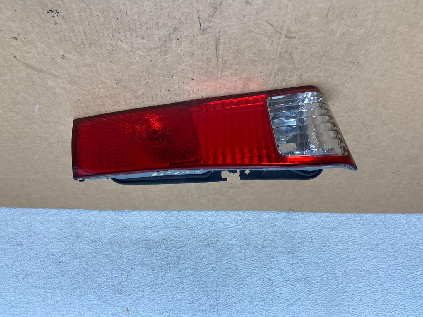 2000-2001 Toyota Camry Tail Light Left Driver LH Side Inner AD6065 DW0
