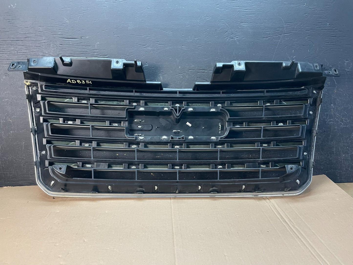 2008 to 2013 GMC Yukon Hybrid Front Upper Grille Grill AD8351 DG3