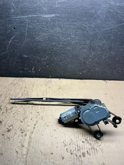 2008-2012 Land Rover LR2 Rear Glass Windshield Wiper Motor OEM w6837 DG5