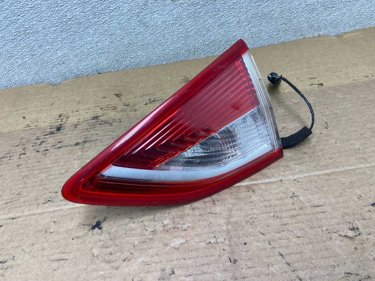 2013 to 2016 Ford Escape Right Passenger RH Side Inner Tail Light OEM AB3316 LK2